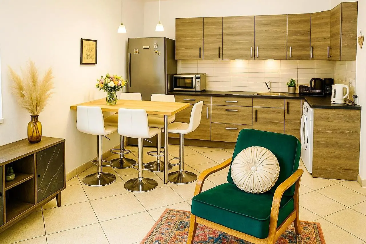 Apartment Beautiful 2 Bedroom, Close To Downtown Nizza
